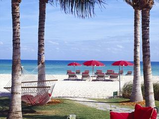 hotel Acqualina Resort and Residences Miami 01